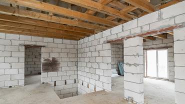 Calcul de solivage pour un plancher en bois : les étapes à suivre